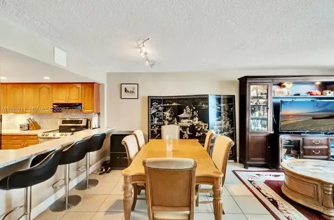 5401 Collins Avenue Miami Beach FL 33140