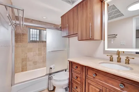 5401 Collins Avenue Miami Beach FL 33140