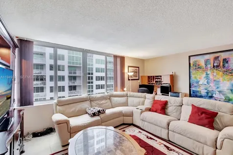 5401 Collins Avenue Miami Beach FL 33140