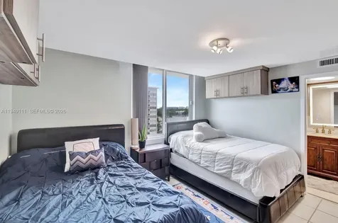 5401 Collins Avenue Miami Beach FL 33140