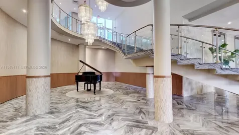 5401 Collins Avenue Miami Beach FL 33140