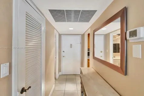5401 Collins Avenue Miami Beach FL 33140