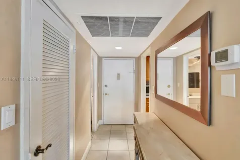 5401 Collins Avenue Miami Beach FL 33140