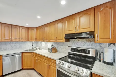 5401 Collins Avenue Miami Beach FL 33140
