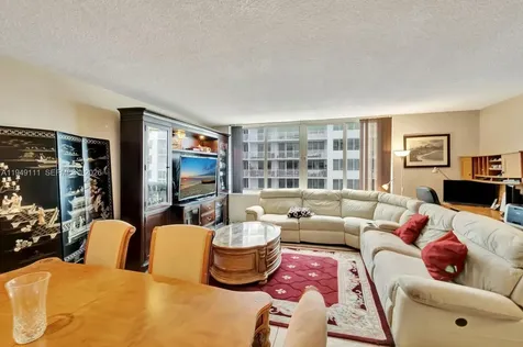 5401 Collins Avenue Miami Beach FL 33140