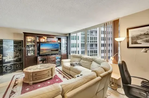 5401 Collins Avenue Miami Beach FL 33140