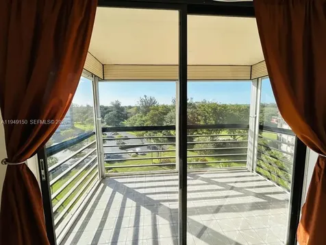 1000 Saint Charles Place Pembroke Pines FL 33026