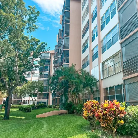 1000 Saint Charles Place Pembroke Pines FL 33026