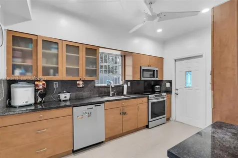 1829 NW 31st Avenue Miami FL 33125