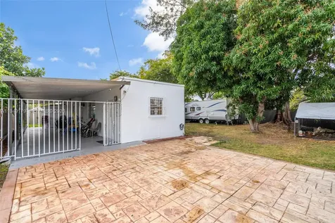 1829 NW 31st Avenue Miami FL 33125