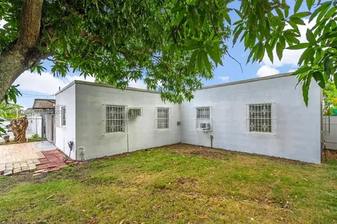 1829 NW 31st Avenue Miami FL 33125