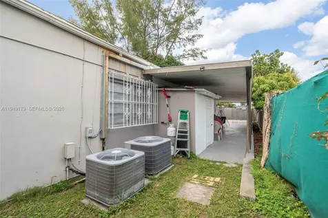 1829 NW 31st Avenue Miami FL 33125
