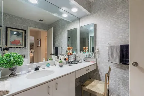2 Eastgate Drive Boynton Beach FL 33436