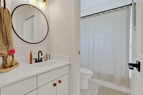 9046 SW 160th Terrace Palmetto Bay FL 33157