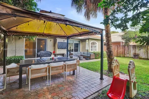 9046 SW 160th Terrace Palmetto Bay FL 33157