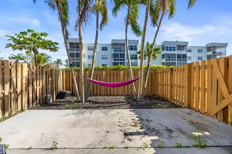 8009 NW 29th Street Sunrise FL 33322