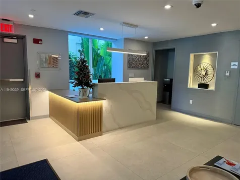 225 Collins Avenue Miami Beach FL 33139