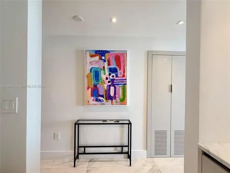 225 Collins Avenue Miami Beach FL 33139