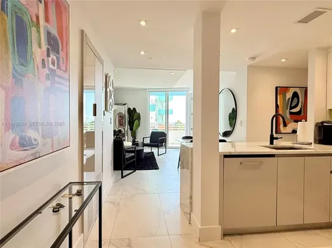 225 Collins Avenue Miami Beach FL 33139