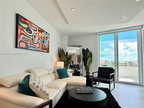 225 Collins Avenue Miami Beach FL 33139