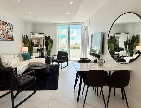 225 Collins Avenue Miami Beach FL 33139