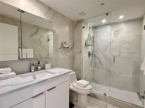 225 Collins Avenue Miami Beach FL 33139