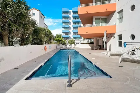 225 Collins Avenue Miami Beach FL 33139