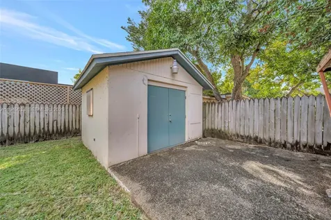 244 NW 43rd Street Miami FL 33127