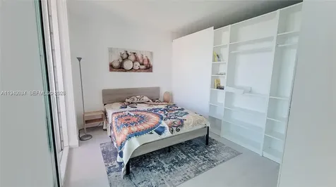 253 NE 2nd Street Miami FL 33132