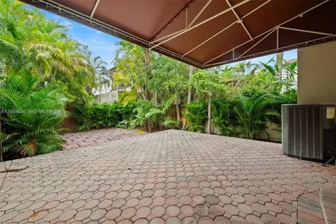 3076 Mcdonald Street Miami FL 33133