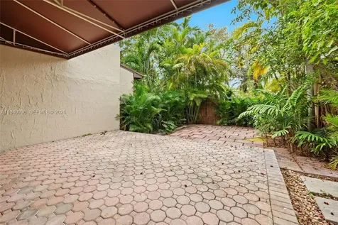 3076 Mcdonald Street Miami FL 33133
