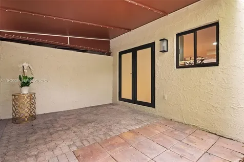 3076 Mcdonald Street Miami FL 33133