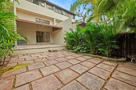 3076 Mcdonald Street Miami FL 33133