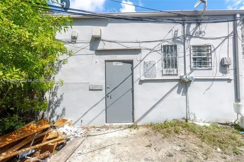 13649 W Dixie Highway North Miami FL 33161