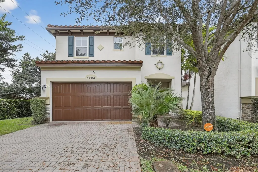 5208 Falcon Trail Davie FL 33314