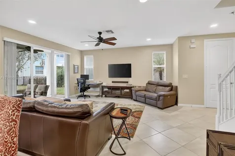 5208 Falcon Trail Davie FL 33314