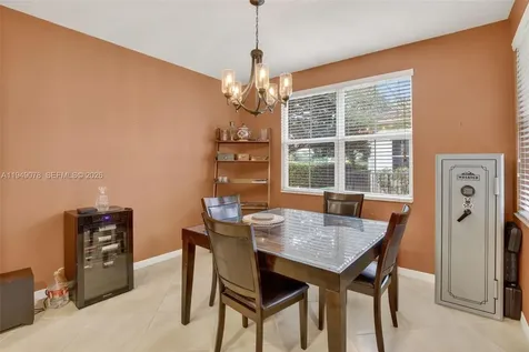 5208 Falcon Trail Davie FL 33314