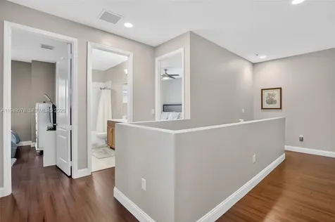 5208 Falcon Trail Davie FL 33314