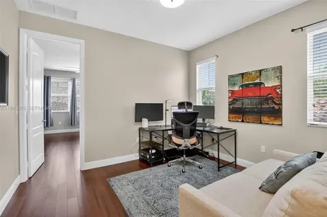 5208 Falcon Trail Davie FL 33314