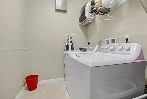 5208 Falcon Trail Davie FL 33314