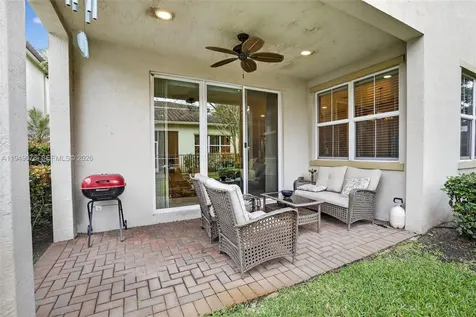 5208 Falcon Trail Davie FL 33314