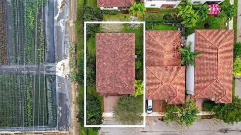 5208 Falcon Trail Davie FL 33314