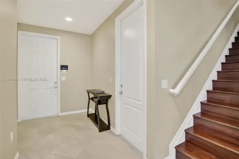 5208 Falcon Trail Davie FL 33314