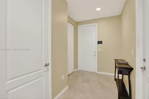 5208 Falcon Trail Davie FL 33314