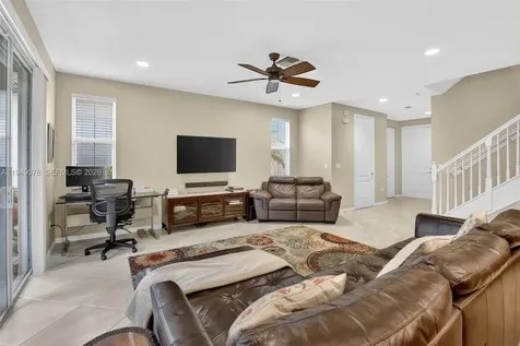 5208 Falcon Trail Davie FL 33314