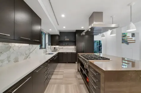 6840 Sunrise Place Coral Gables FL 33133