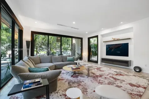6840 Sunrise Place Coral Gables FL 33133