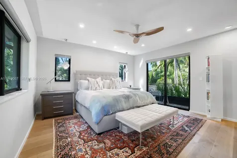 6840 Sunrise Place Coral Gables FL 33133