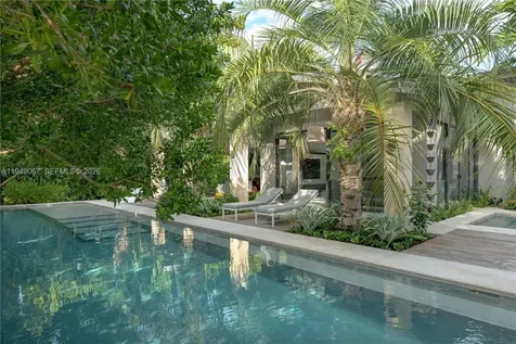 6840 Sunrise Place Coral Gables FL 33133
