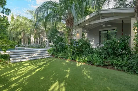 6840 Sunrise Place Coral Gables FL 33133